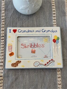 Skribbles 'I ❤️ Grandma and Grandpa' Ceramic Photo Frame - White